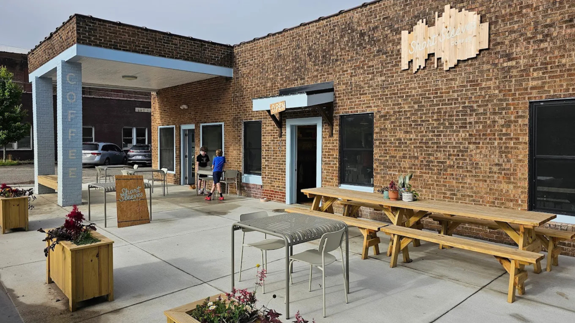 Short Sleeve Coffee Celebrates Its Grand Opening in Swannanoa